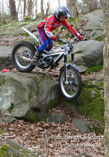 Preload previous image